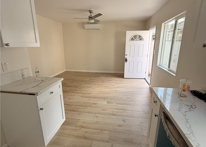 3637 Agnes - Photo 1