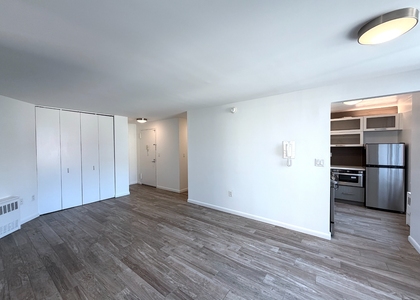 SECOND AVENUE - Photo 1