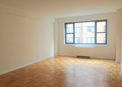 East 56th street - Photo 1