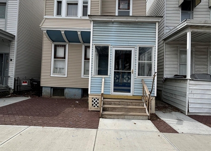 135 Fifth Avenue - Photo 1