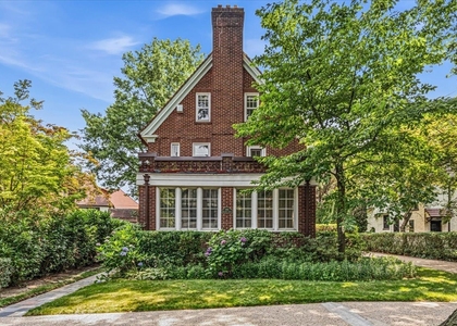 180 Greenway S - Photo 1