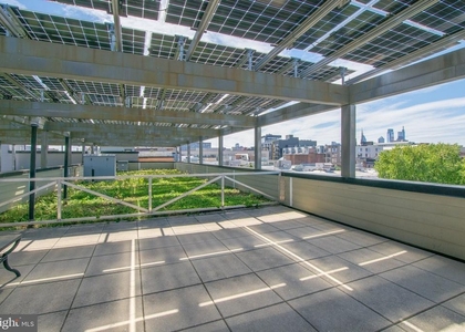 152 W Laurel Street - Photo 1