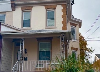 320 Loney Street - Photo 1