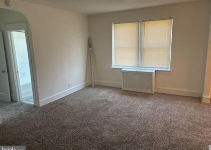 260 N Wycombe Ave - Photo 1