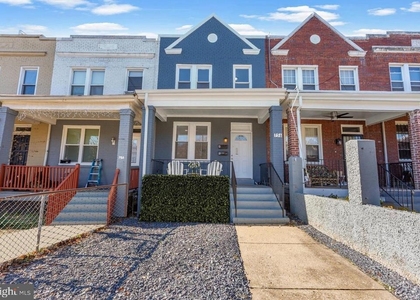 756 19th Street Ne - Photo 1