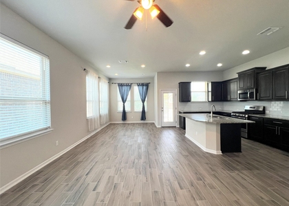 2101 Dillon Pond Ln - Photo 1
