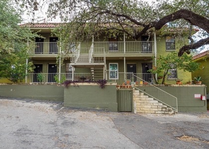 2302 East Side Dr - Photo 1