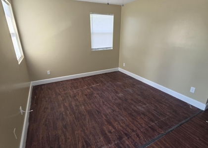 1317 W 15th Street - Photo 1