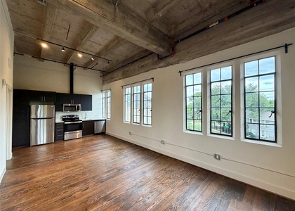4411 Dallas Street - Photo 1
