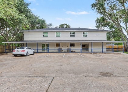 2119 Barr Street - Photo 1