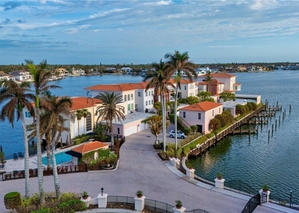 4000 Gulf Shore Boulevard N - Photo 1
