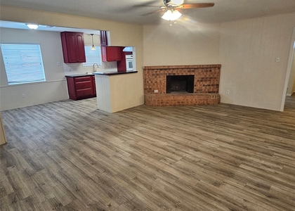 1113 E Amherst Lane - Photo 1