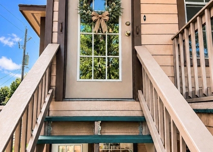211 Shenandoah Drive - Photo 1