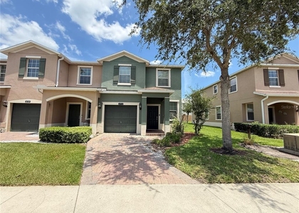 10713 Savannah Landing Circle - Photo 1