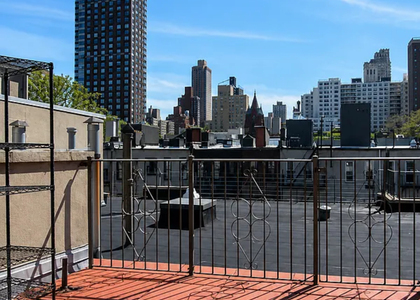 East 90tth Street - Photo 1