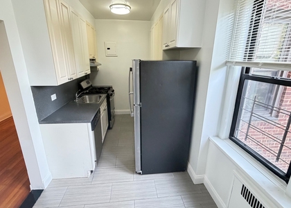 172-90 Highland Avenue - Photo 1