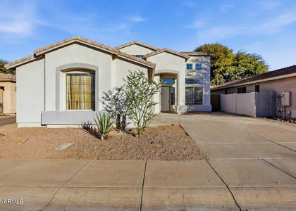 220 W Beechnut Place - Photo 1