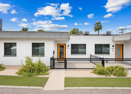 3131 E Fairmount Avenue - Photo 1
