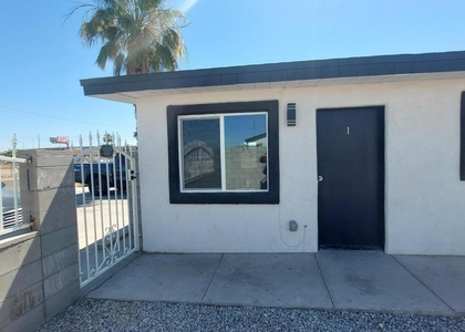 1917 E Monroe Street - Photo 1