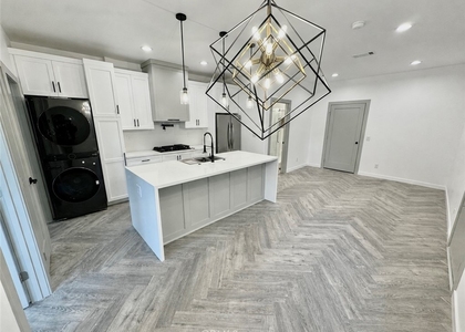 2643 Summerchase Ave - Photo 1