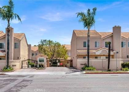 5200 White Oak Avenue - Photo 1