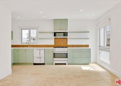 210 S Hamilton Drive - Photo 1