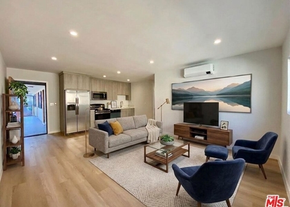 3207 W 3rd Street - Photo 1