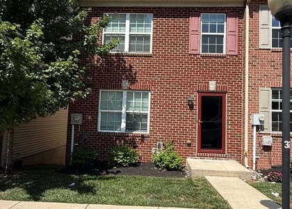 135 S Charlotte Street - Photo 1