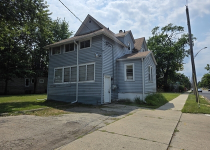 1801 Victoria Avenue - Photo 1
