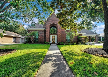 611 N Hickory Street - Photo 1