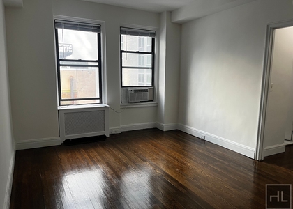 East 46 Street - Photo 1