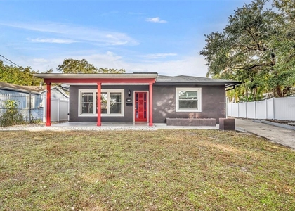 1811 Park Lake Street - Photo 1