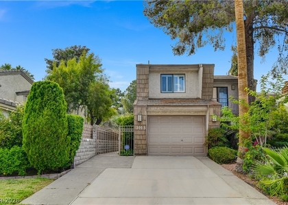 3223 Pinehurst Drive - Photo 1