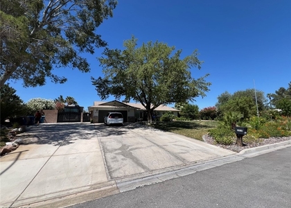 3310 W Mardon Avenue - Photo 1
