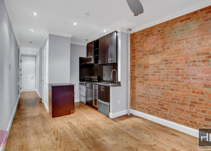 West 52 Street - Photo 1
