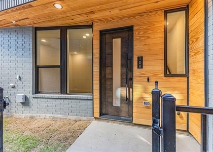 426 W 9th Street - Photo 1