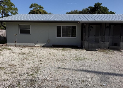 2727 Se Normand Street - Photo 1