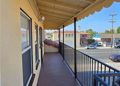 5740 California - Photo 1