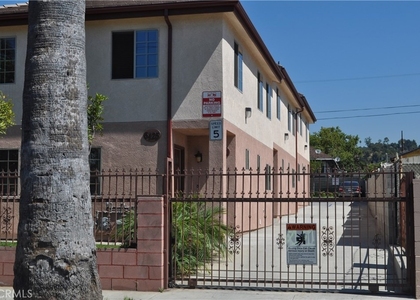 5425 Buchanan - Photo 1