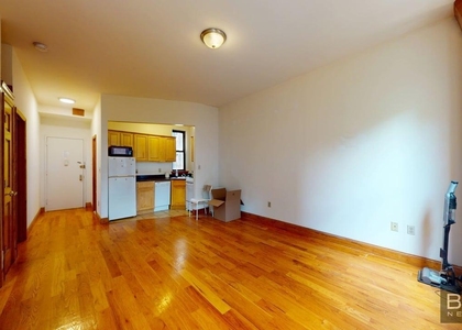 Columbus Avenue - Photo 1