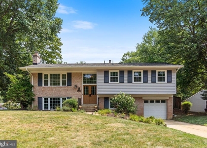 1731 Tamerisk Court - Photo 1