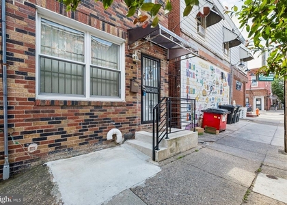732 Dickinson Street - Photo 1