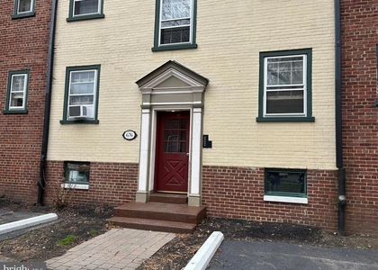 676 Perth Place - Photo 1