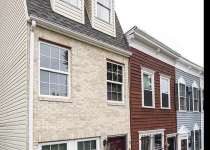 1634 Kramer Street Ne - Photo 1