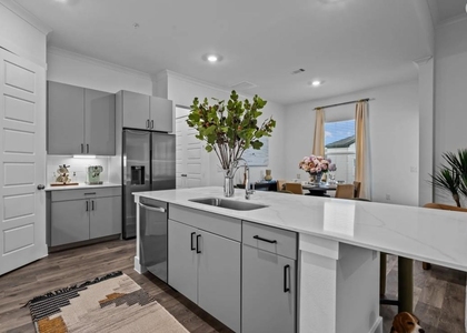 476 Suffield Dr - Photo 1