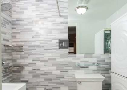 West 53 Street - Photo 1