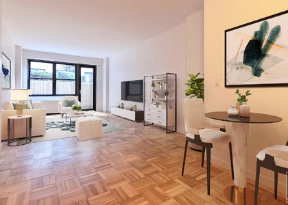 East 49 Street - Photo 1