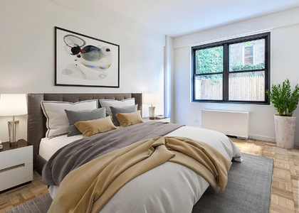 East 49 Street - Photo 1