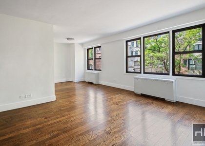 East 63 Street - Photo 1