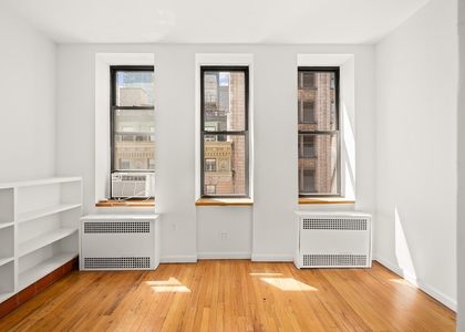 Madison Avenue - Photo 1